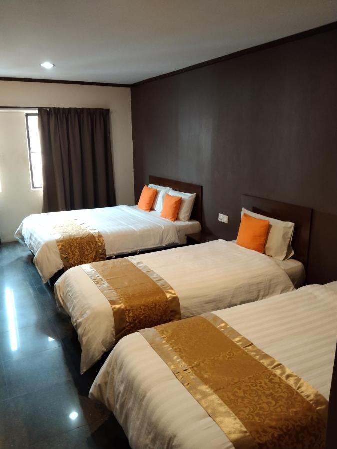 One World Hotel Kulai Esterno foto