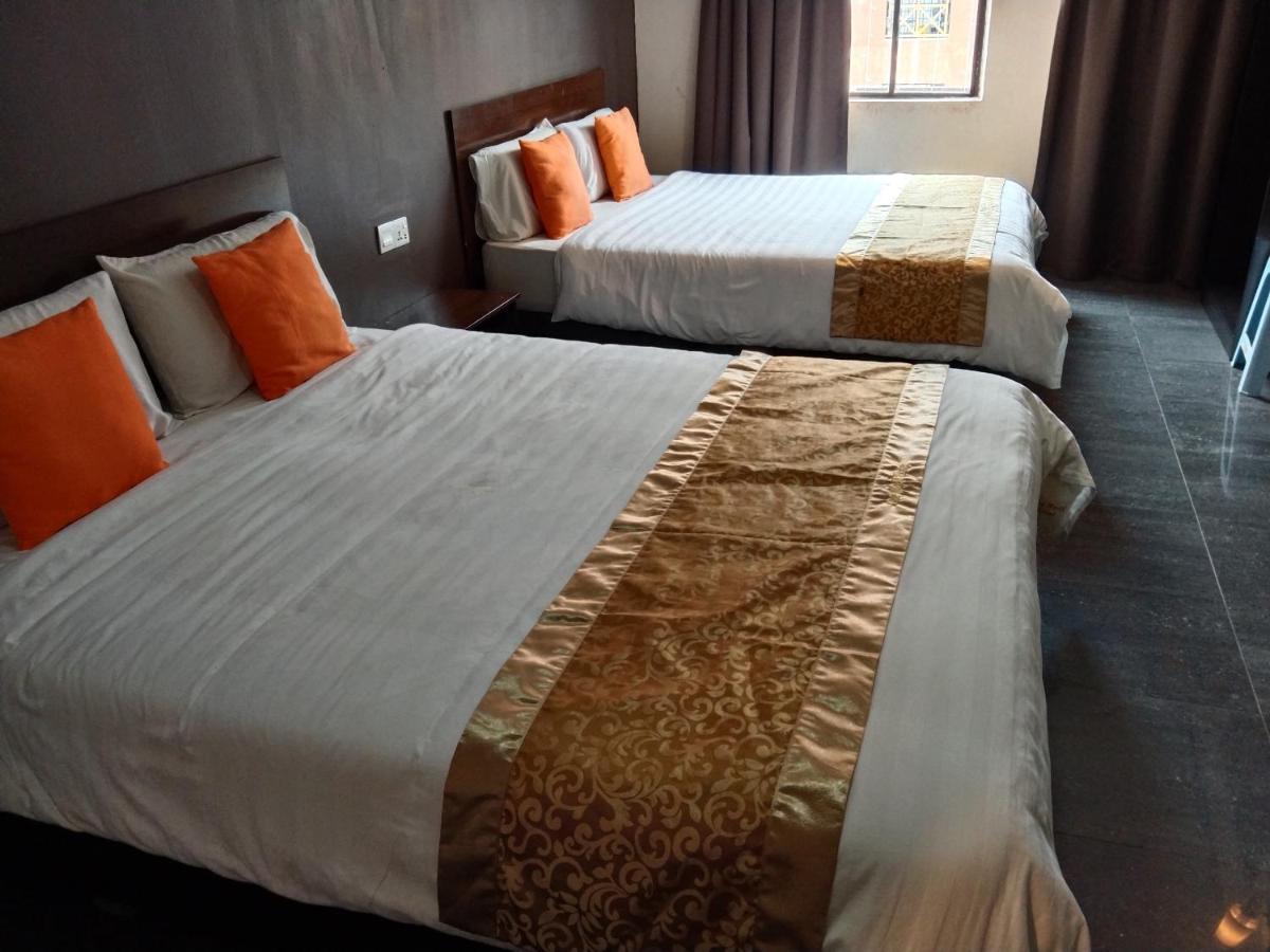 One World Hotel Kulai Esterno foto
