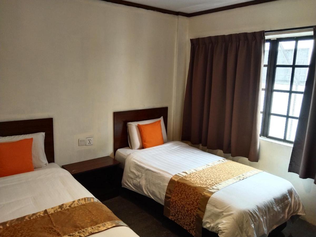 One World Hotel Kulai Esterno foto