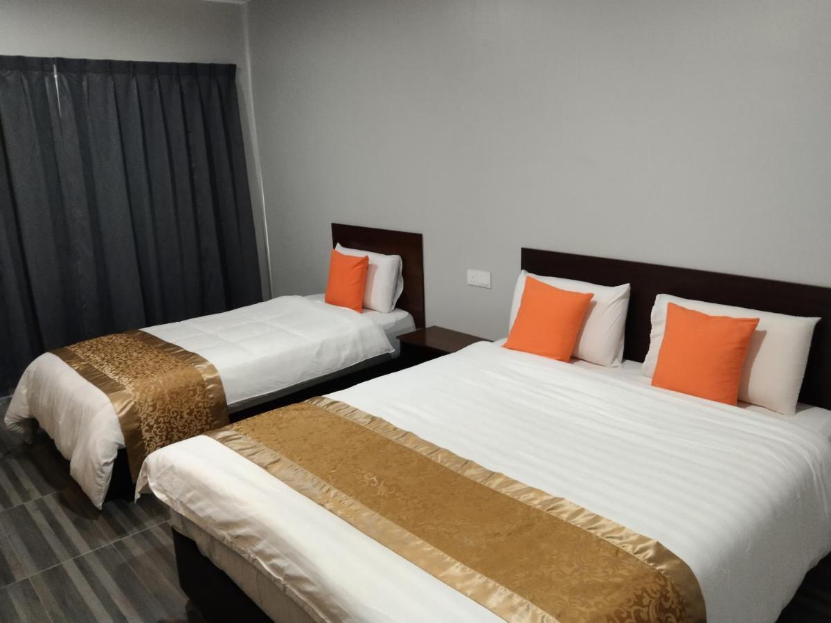 One World Hotel Kulai Esterno foto