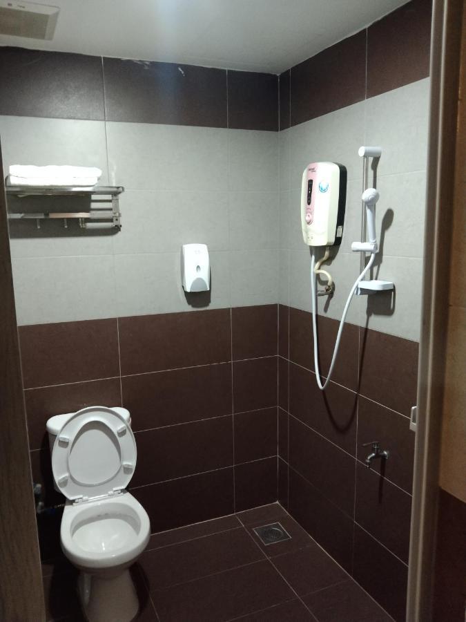 One World Hotel Kulai Esterno foto