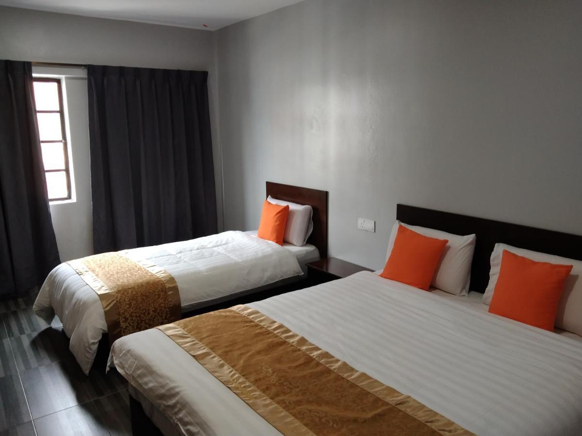 One World Hotel Kulai Esterno foto